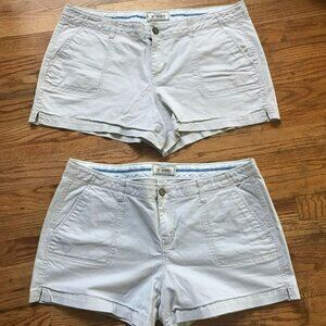 Pair of 2 Old Navy Perfect 3.5 inch Shorts Low Rise Cotton Khakis Size 16